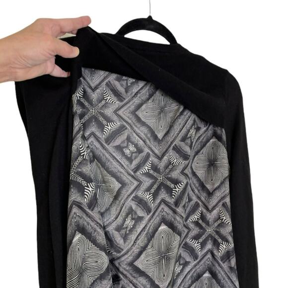 BROCHU WALKER BLACK CARDIGAN WITH SILKY BACK PATTERN SIZE M - Picture 4 of 6